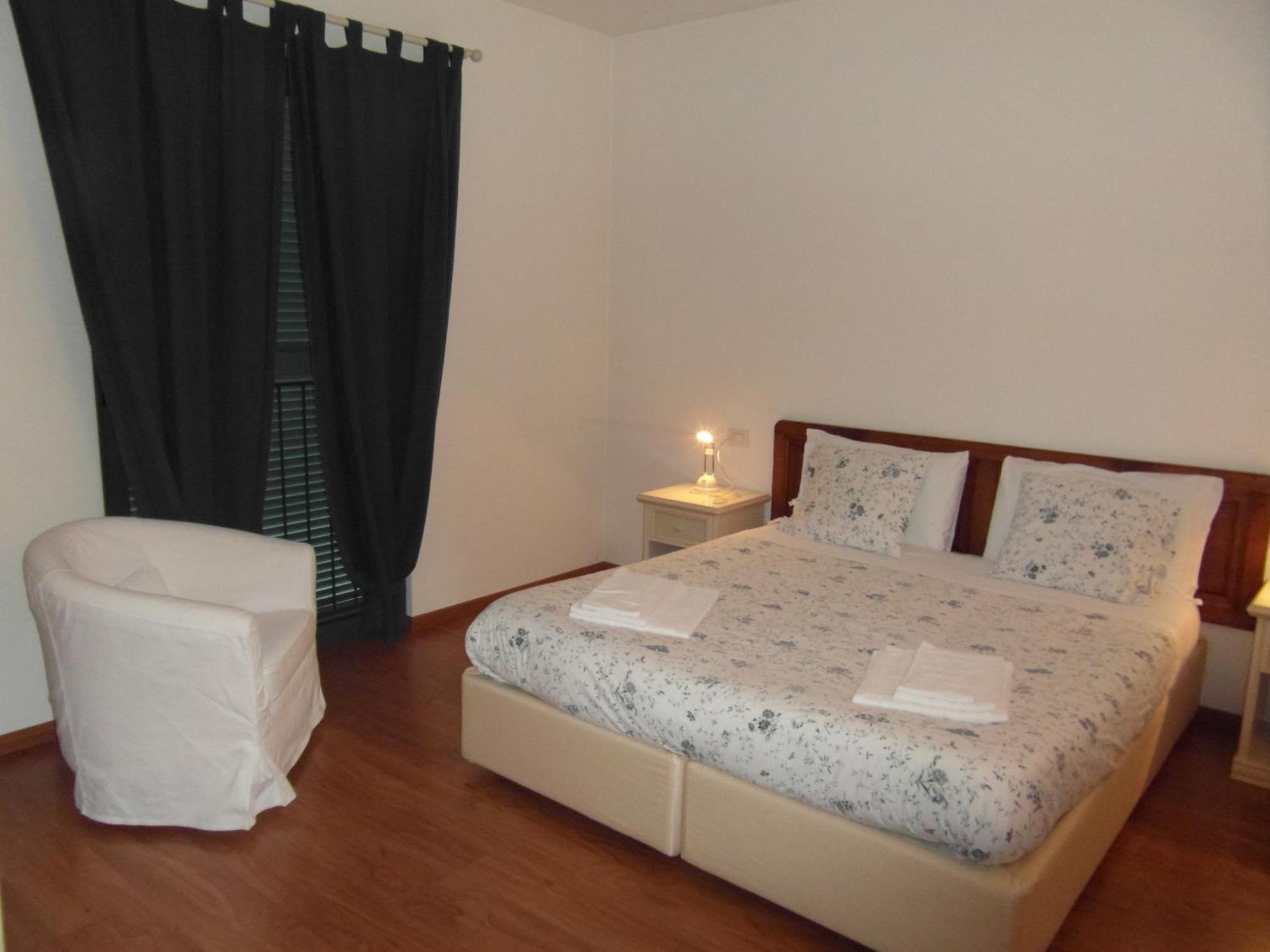 Residence I Fiori Piantedo Chambre photo