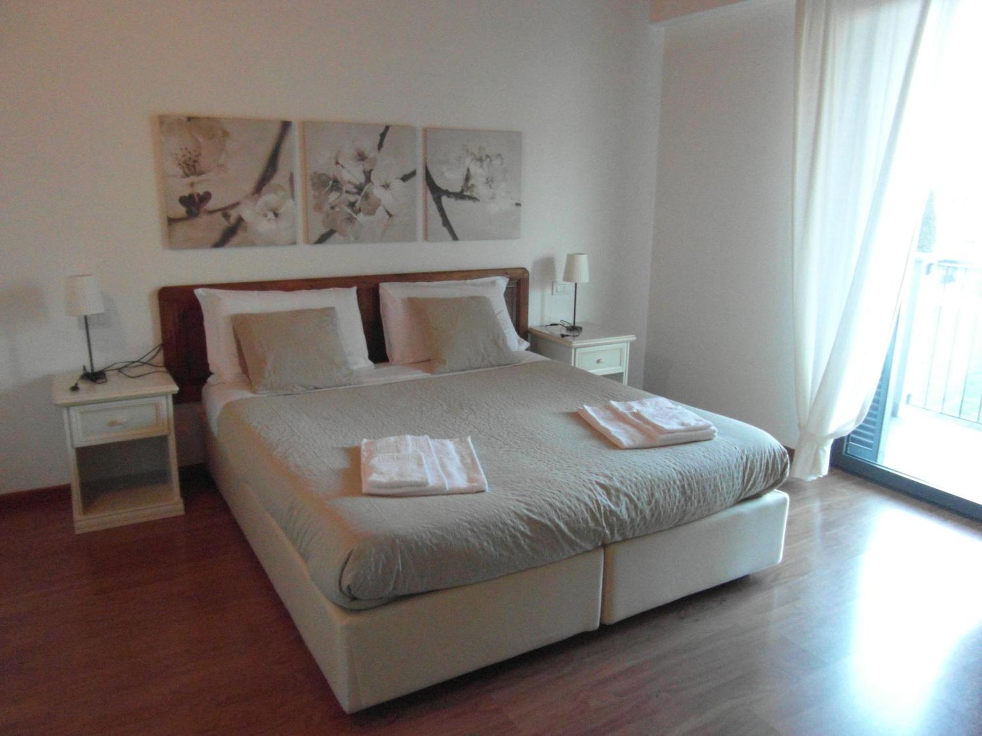 Residence I Fiori Piantedo Chambre photo