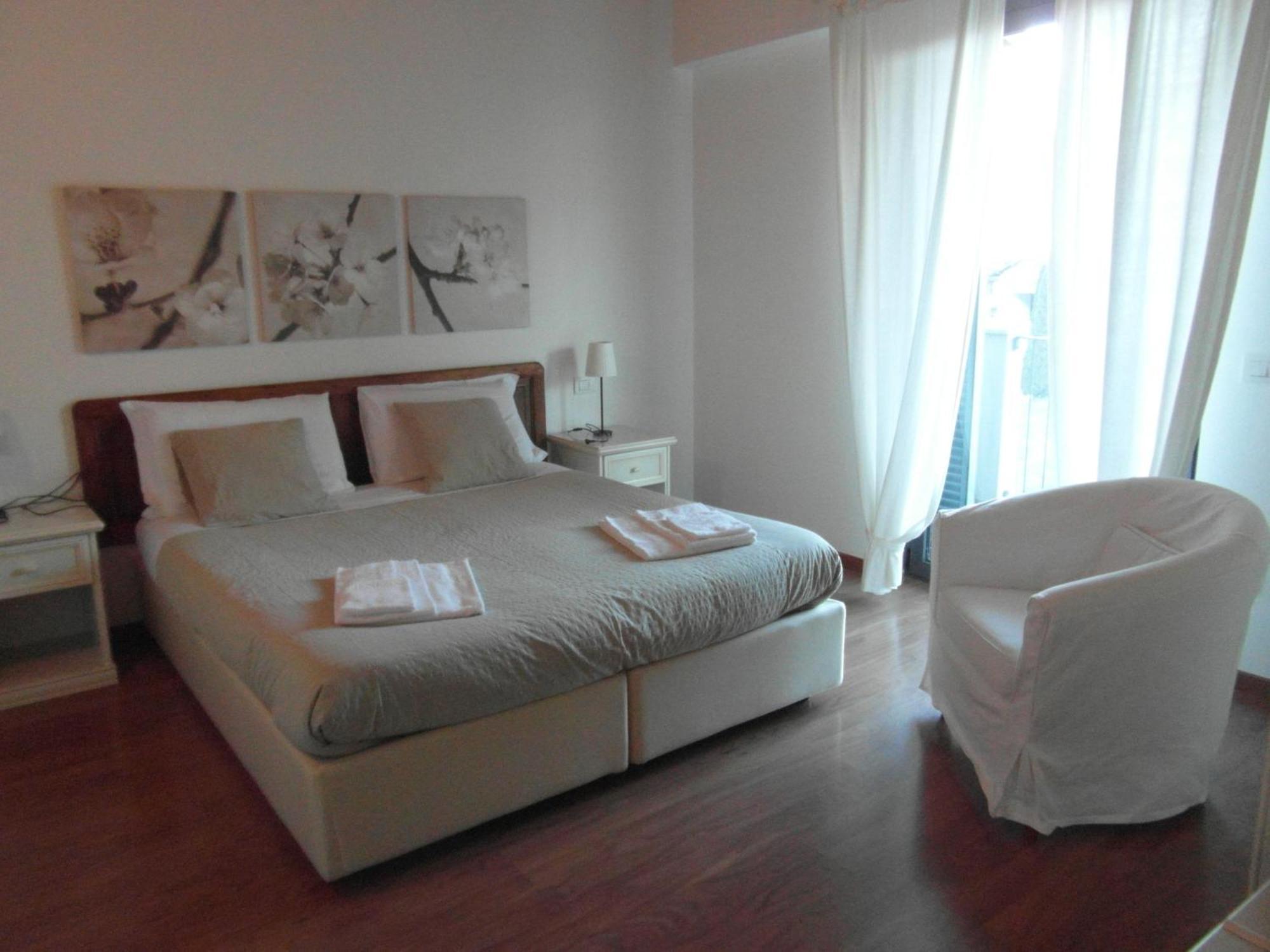 Residence I Fiori Piantedo Chambre photo