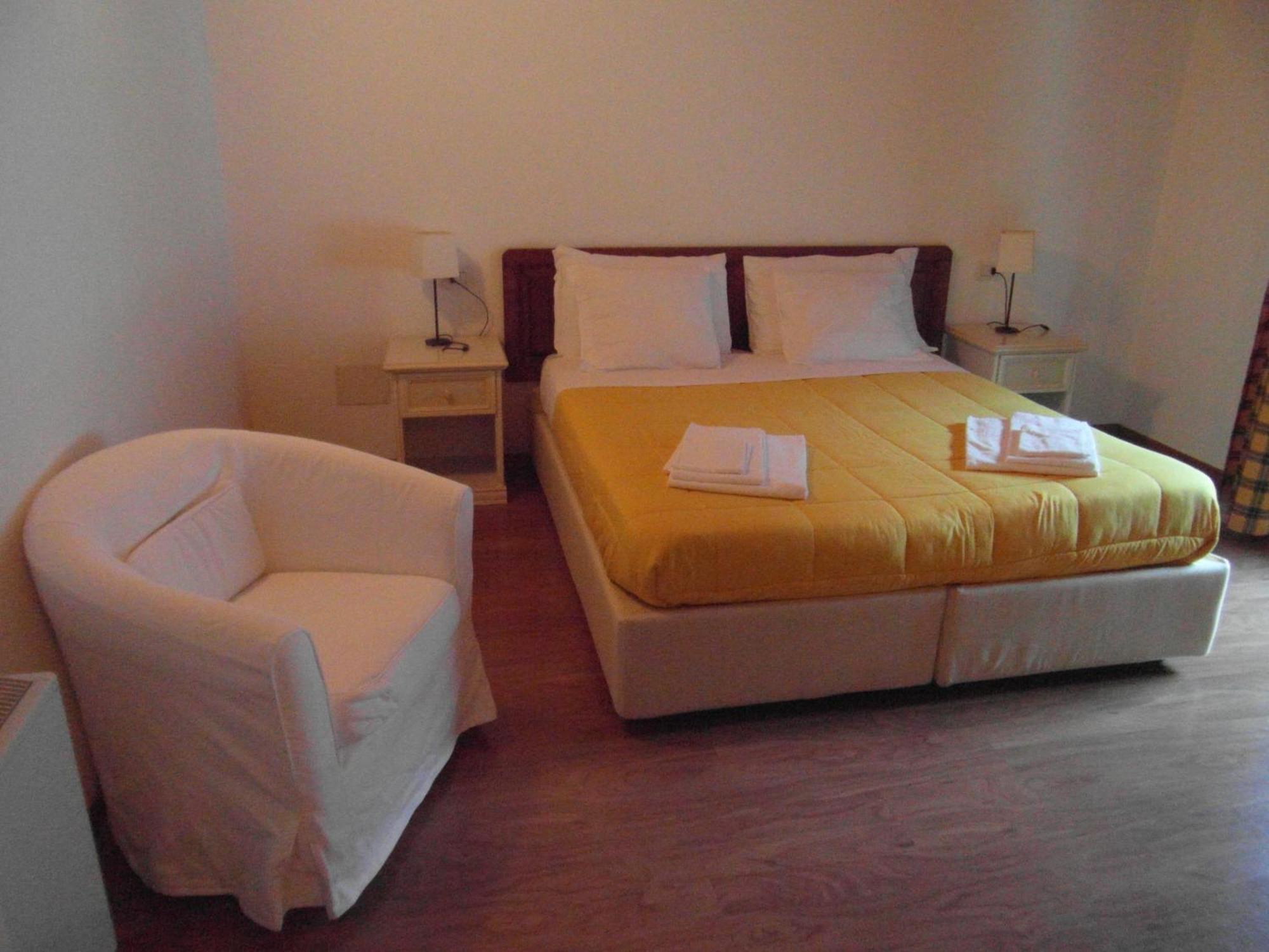 Residence I Fiori Piantedo Chambre photo