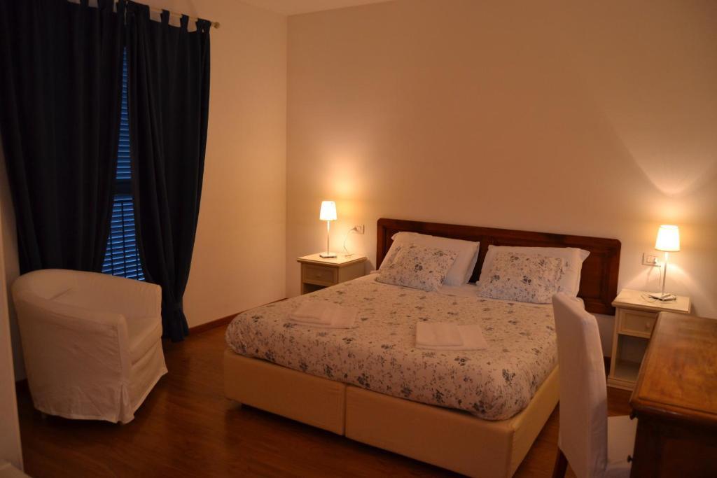 Residence I Fiori Piantedo Chambre photo
